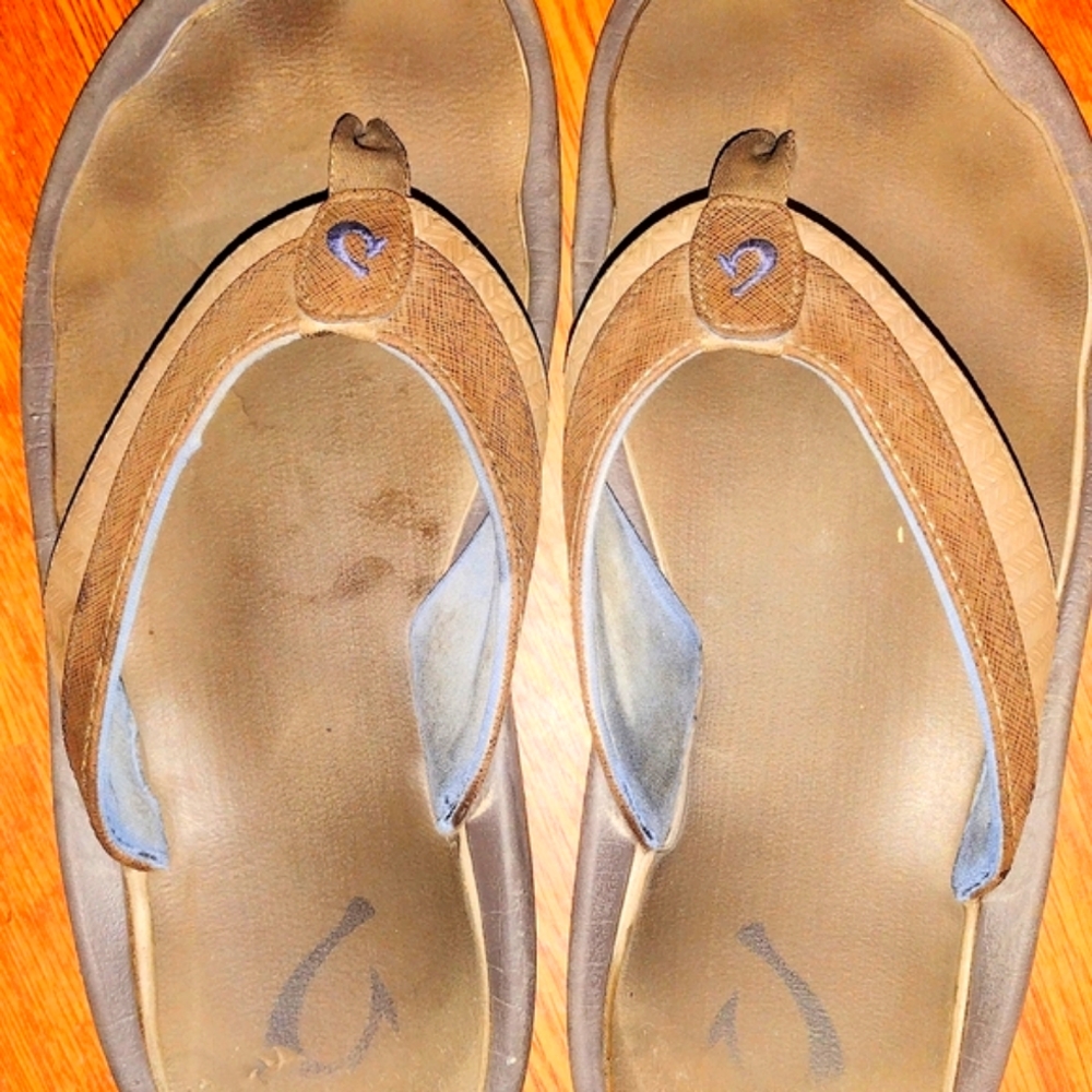 Okukai Mens Brown Flip Flops with Embroidered Logo
